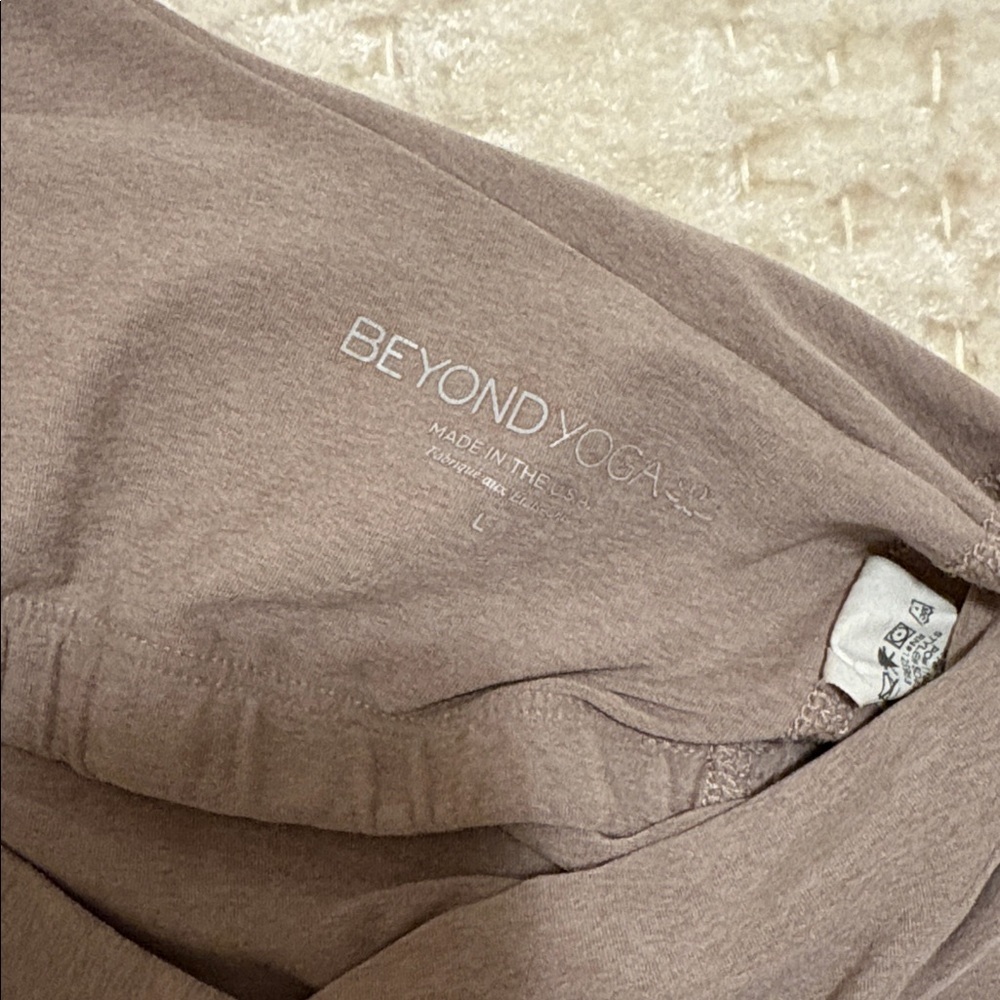 Beyond Yoga Top - Picture 2 of 3